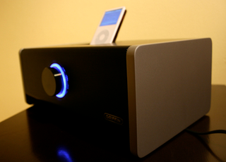 Illustration for article titled SEMI FINALS, Logitech AudioStation Express Vs. Griffin Amplifi